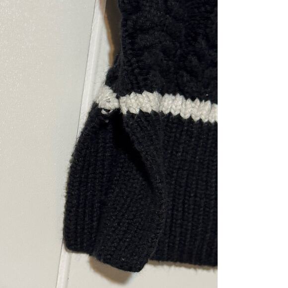 Abercrombie & Fitch Cropped V-Neck Sweater Vest Black White Trim Small - Picture 8 of 9